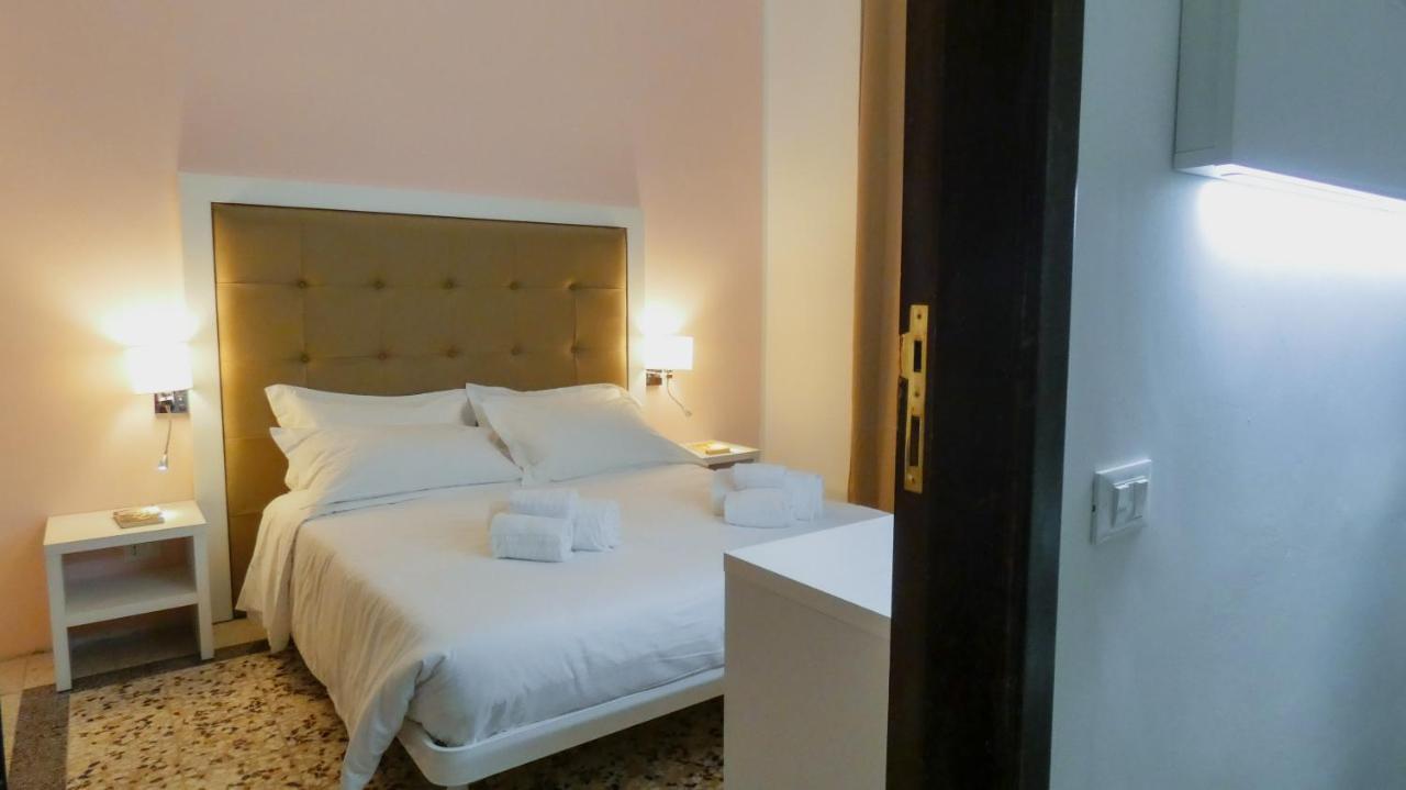 Regina Margherita - Bed&breakfast&solarium Bed & Breakfast Syracuse